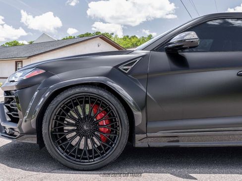 Used 2021 Lamborghini Urus AWD/4WD image 4