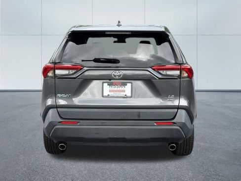 Used 2022 Toyota RAV4 LE AWD/4WD image 11