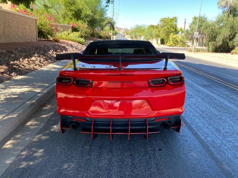 Used 2019 Chevrolet Camaro LT RWD image 9