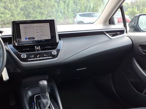 Used 2024 Toyota Corolla LE FWD image 13