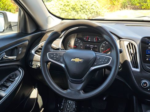 Used 2024 Chevrolet Malibu LT FWD image 23