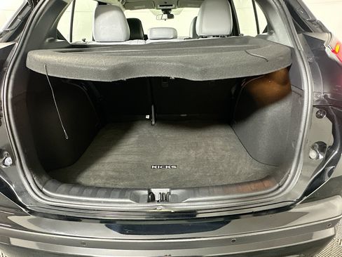 Used 2023 Nissan Kicks SR w/ SR Premium Package FWD image 27