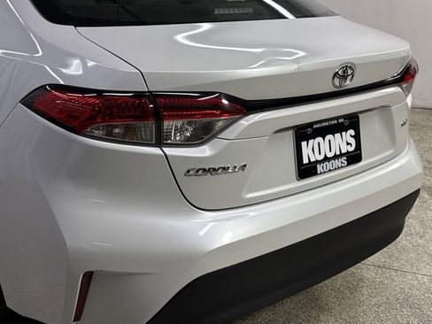 Used 2024 Toyota Corolla LE FWD image 38