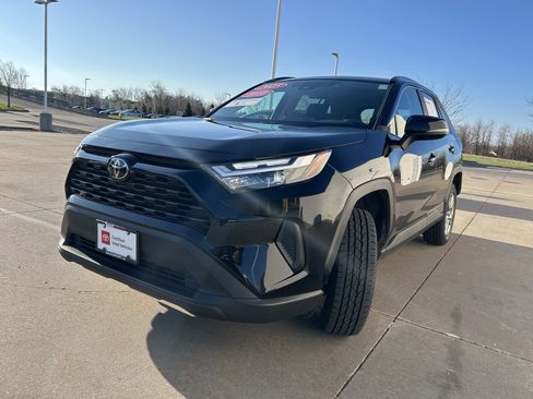 Certified 2025 Toyota RAV4 XLE AWD/4WD image 3