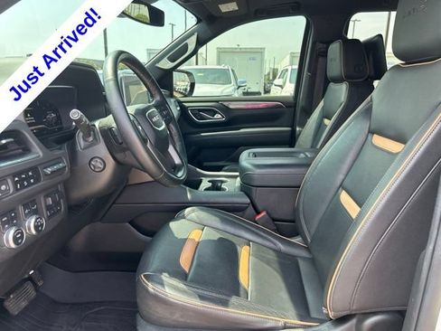 Used 2023 GMC Yukon XL AT4 w/ AT4 Premium Plus Package AWD/4WD image 15