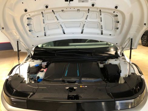 Used 2024 Hyundai Ioniq 5 SEL image 4