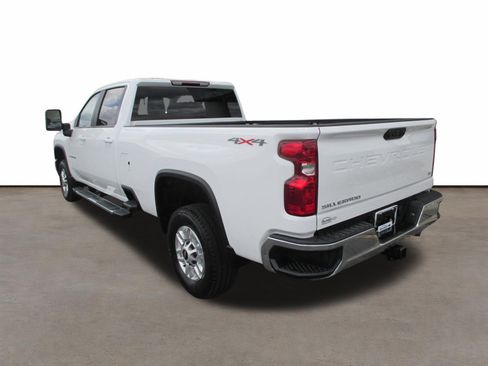 Used 2025 Chevrolet Silverado 2500 LT w/ Convenience Package AWD/4WD image 3