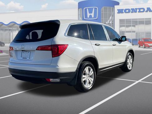 Used 2017 Honda Pilot LX image 9
