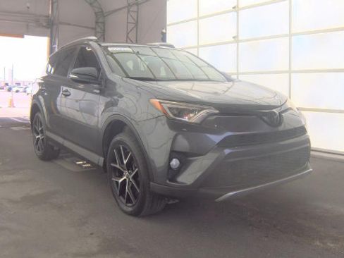Used 2016 Toyota RAV4 SE FWD image 3