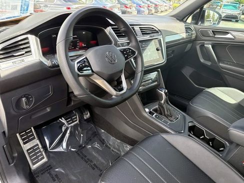 Used 2023 Volkswagen Tiguan SE R-Line FWD image 21
