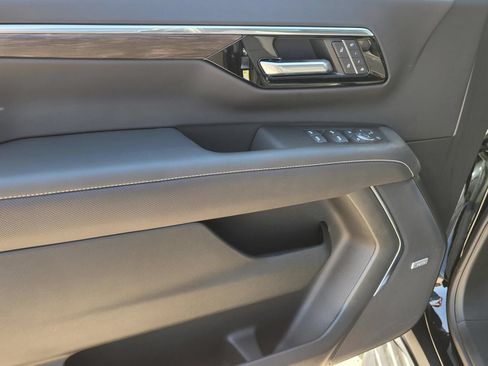 New 2026 Chevrolet Suburban Premier RWD image 14