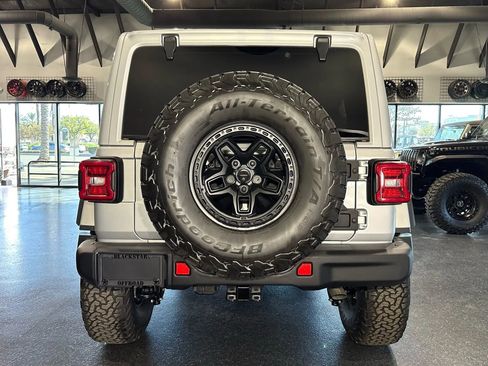 Used 2022 Jeep Wrangler Unlimited Rubicon w/ Xtreme Recon 35" Tire Package image 11