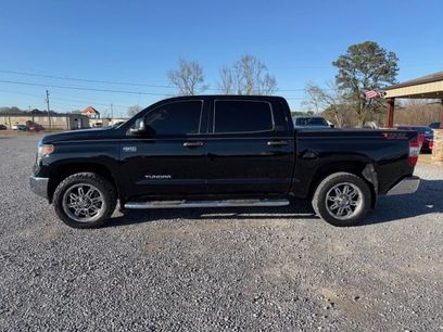 Used 2017 Toyota Tundra SR5 w/ SR5 Upgrade Package