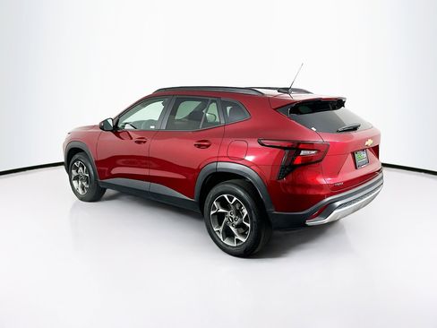 Used 2025 Chevrolet Trax LT image 5