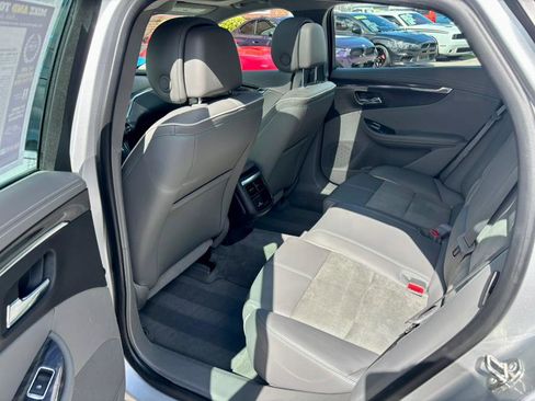 Used 2014 Chevrolet Impala LT image 14