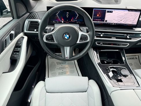 Used 2025 BMW X5 xDrive40i w/ M Sport Package image 17