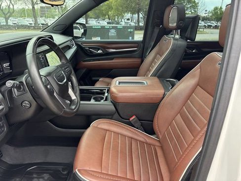 Used 2023 GMC Yukon Denali Ultimate w/ LPO, Floor Liner Package AWD/4WD image 18