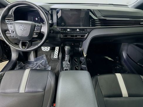 Used 2025 Toyota Camry SE image 18