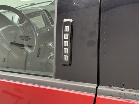 Used 2018 Ford F150 XLT w/ Equipment Group 302A Luxury image 8