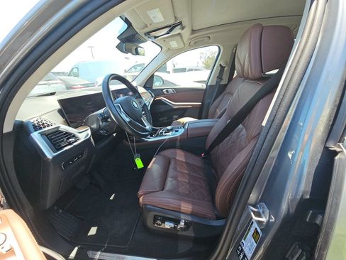 Used 2025 BMW X7 xDrive40i AWD/4WD image 5