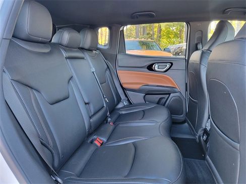 Certified 2024 Jeep Compass Limited image 23