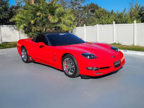 Used 1998 Chevrolet Corvette Convertible w/ Memory Pkg image 10