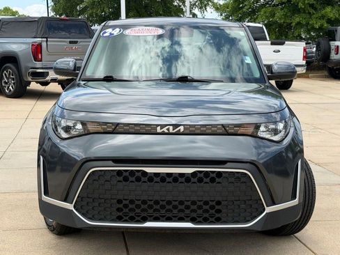Used 2024 Kia Soul LX w/ Option Group 015 FWD image 2
