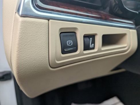 Used 2017 Cadillac XT5 Premium Luxury w/ Driver Assist Package image 17