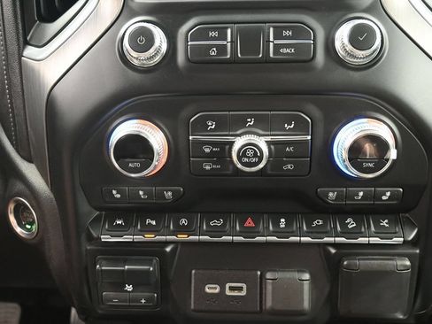 Used 2020 GMC Sierra 1500 Denali w/ Denali Ultimate Package AWD/4WD image 12