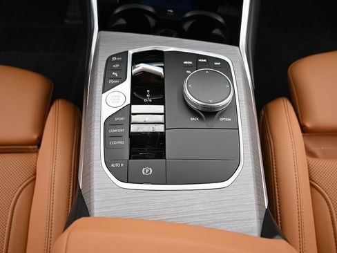 New 2026 BMW 330i xDrive Sedan w/ Convenience Package AWD/4WD image 14
