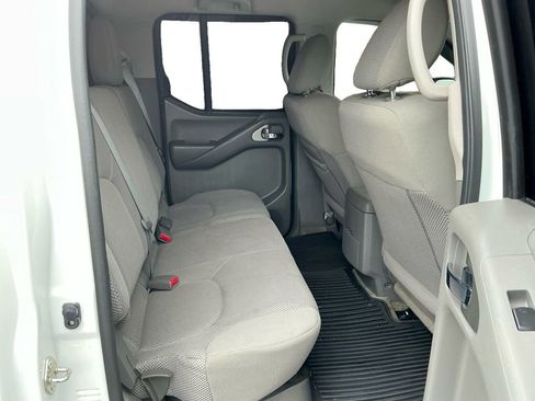 Used 2016 Nissan Frontier SV image 23