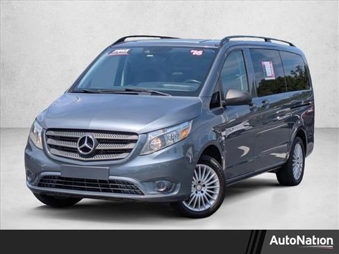 Used 2016 Mercedes-Benz Metris Passenger image 1