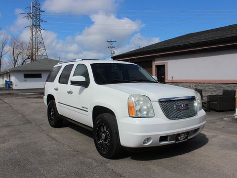 Used 2011 GMC Yukon Denali image 1