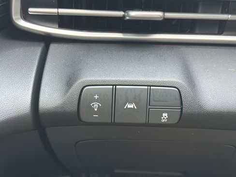 Used 2023 Hyundai Elantra SEL w/ Convenience Package FWD image 30