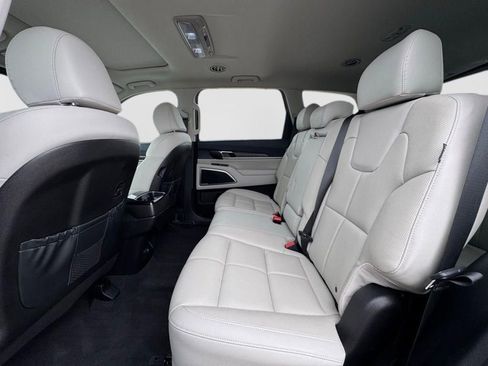 Used 2023 Kia Telluride EX FWD image 13