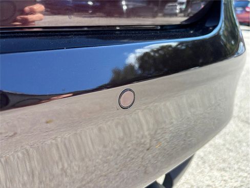 Used 2018 Jaguar XF Premium image 16