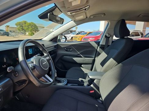 Used 2025 Hyundai Kona SEL FWD image 17