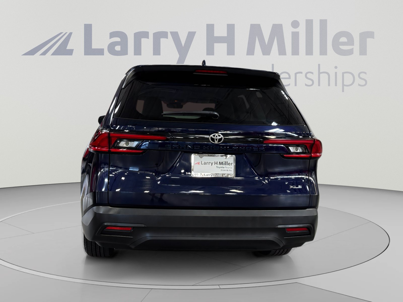 Certified 2025 Toyota Grand Highlander FWD image 4