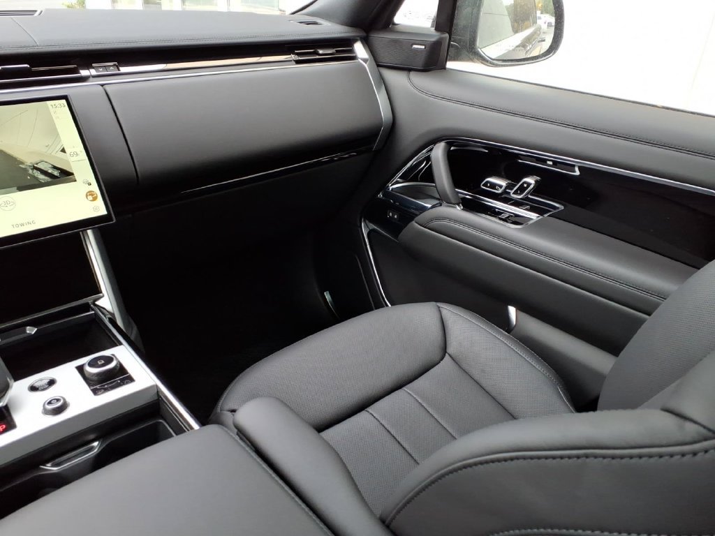 New 2027 Land Rover Range Rover Long Wheelbase SE AWD/4WD image 22