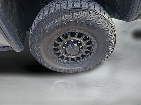 Used 2024 GMC Sierra 2500 AT4X w/ AT4X AEV Edition image 16