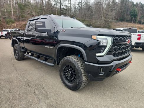 Used 2025 Chevrolet Silverado 2500 ZR2 image 10
