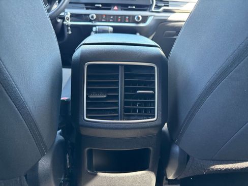 Used 2025 Kia Sportage LX FWD image 22