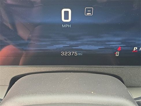 Used 2024 Chevrolet Traverse LT image 28