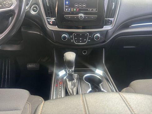 Used 2021 Chevrolet Traverse LT FWD image 13