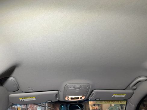 Used 2012 Kia Sedona EX FWD image 64
