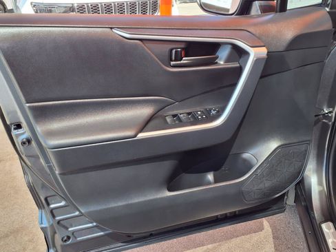 Used 2025 Toyota RAV4 LE FWD image 13