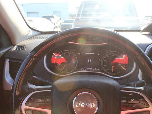 Used 2017 Jeep Cherokee Trailhawk w/ Cold Weather Group AWD/4WD image 14