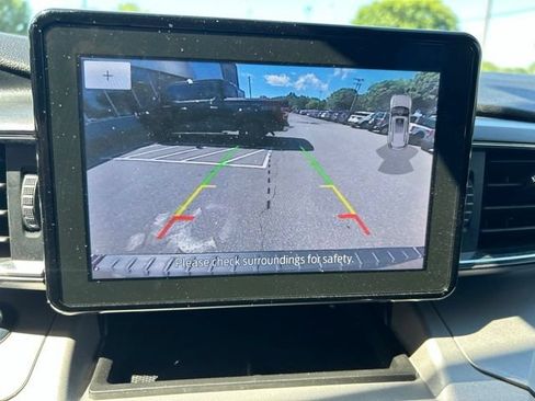 Used 2023 Ford Explorer XLT w/ Equipment Group 202A AWD/4WD image 36