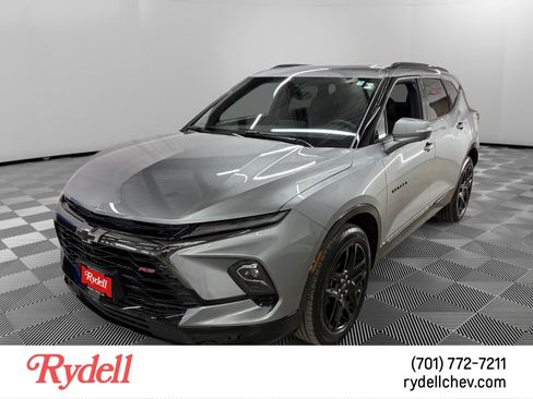 Used 2025 Chevrolet Blazer RS w/ Driver Confidence II Package AWD/4WD image 1