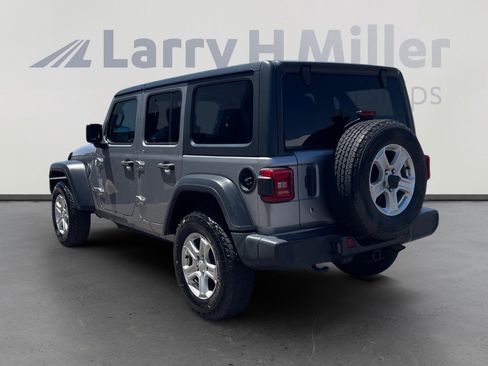 Used 2019 Jeep Wrangler Unlimited Sport S AWD/4WD image 3